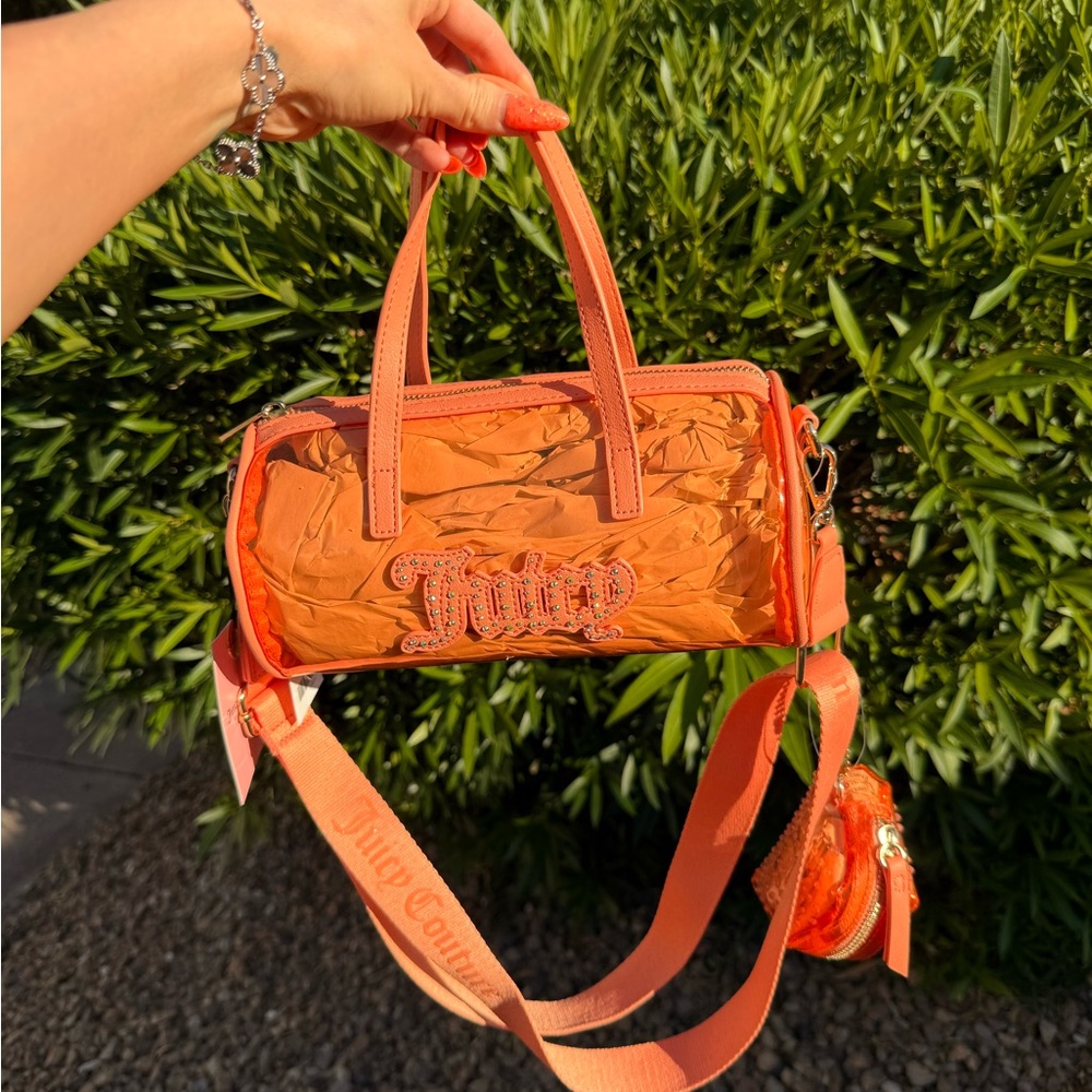 *BNWT JUICY COUTURE ORANGE CROSSBODY BARREL BAG WITH STUDDED MINI BAG CHARM*